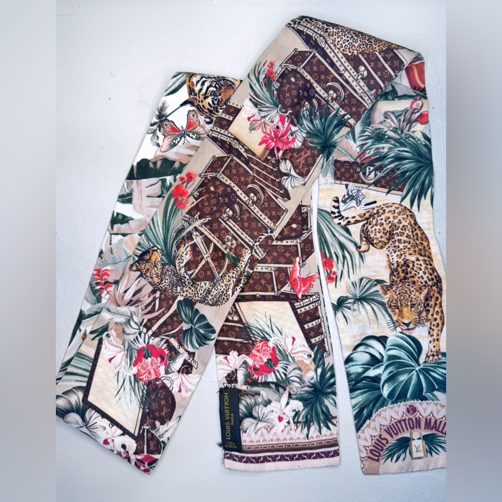 Louis Vuitton Silk Voyage Extraordinaire Bandeau Scarf Jungle Leopard Tiger